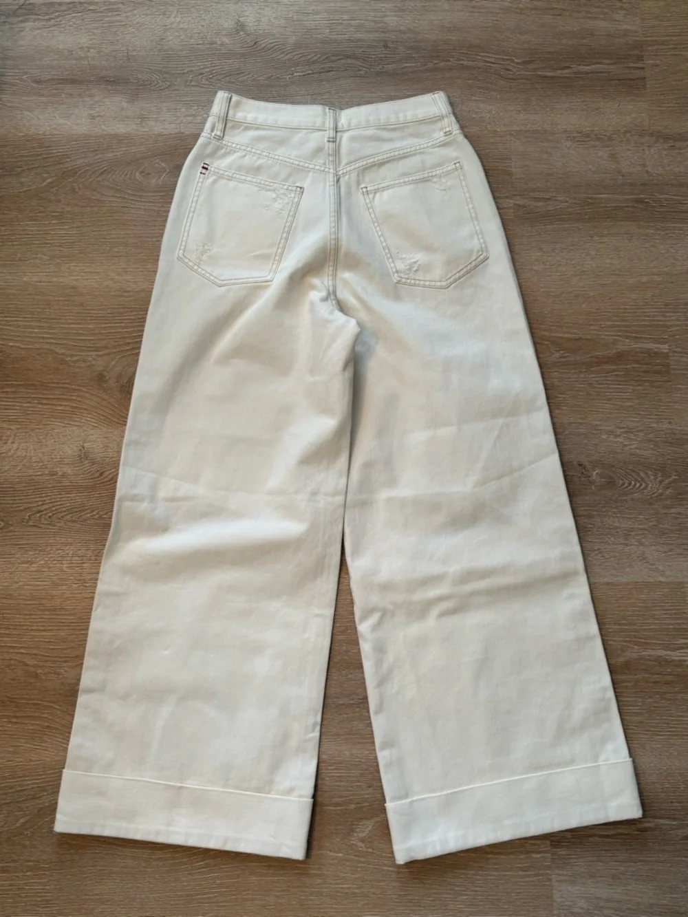 BDG Wide Leg Distressed Jeans - High Rise - Picture 5 of 7